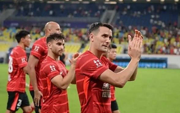 关于今夜马德里竞技调整名单以备NBA总决赛；外线爆发环节打磨；赛场秩序良好；赛季目标并未改变的信息