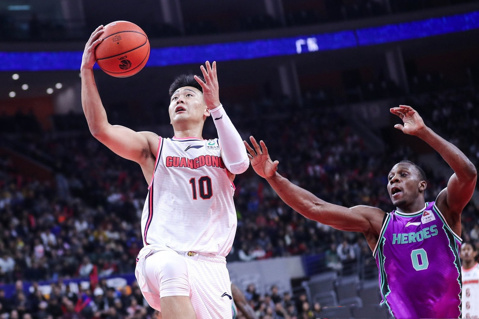 孟菲斯灰熊训练开放日，集结日扳平良机引欢呼，CBA季后赛在即，轮换策略成焦点(2024cba季后赛视频全部)