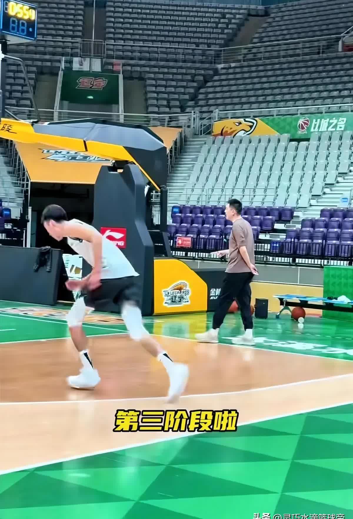 达拉斯独行侠发布备战花絮，冲刺阶段回应争议，CBA季后赛任务艰巨，年轻球员得到机会的简单介绍-爱游戏网站